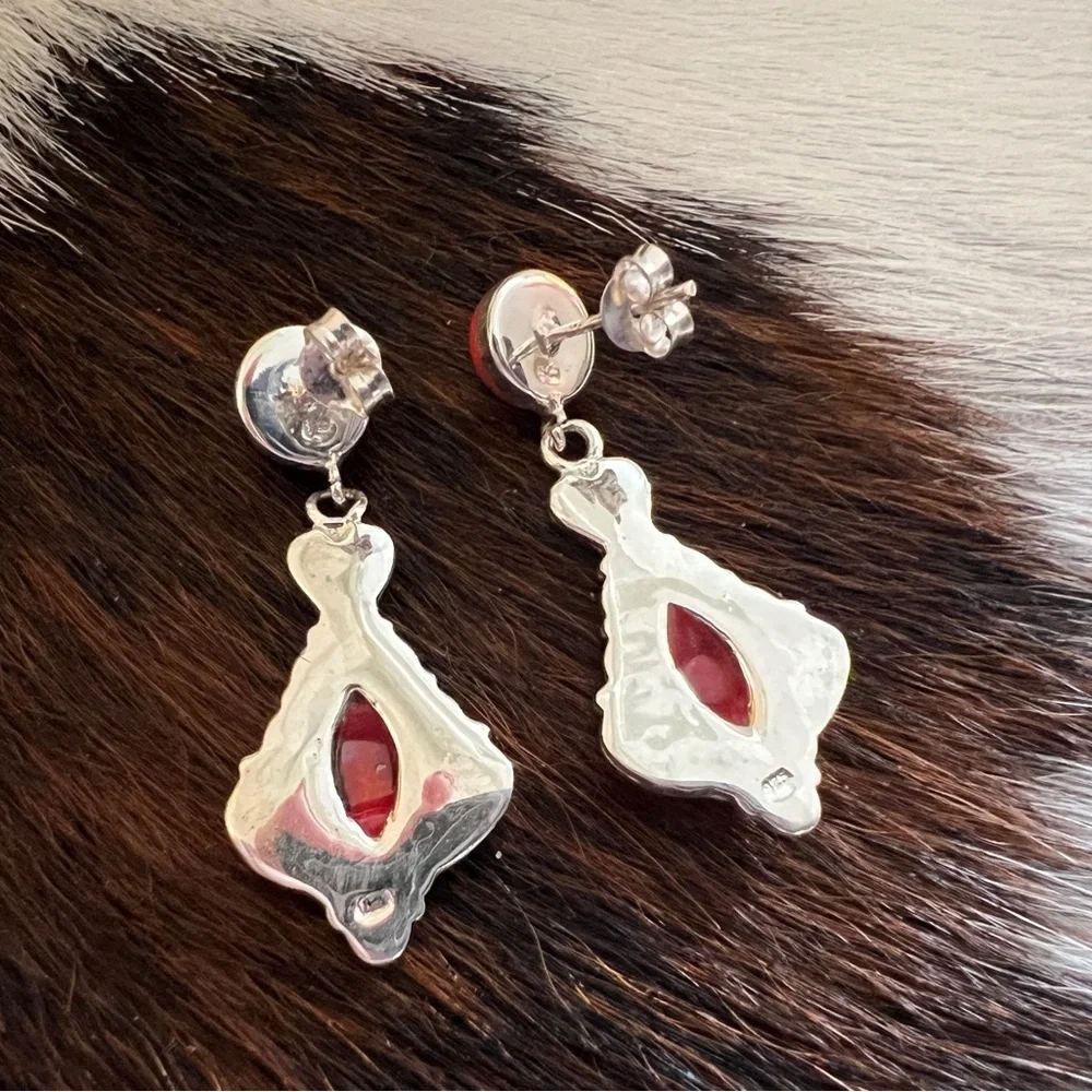 ❤️ Crushed Red Coral Ornate Filigree Bohemian Earrings Post Back Dangles 1.40”L